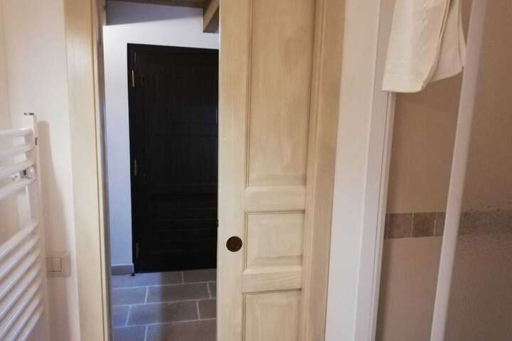 Room 9 of 22