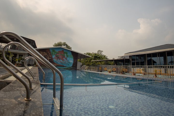 Pool 8 of 16