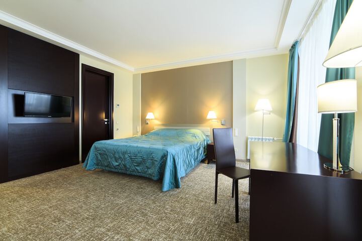 Room 44 of 117