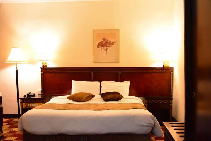 Room 13 of 31