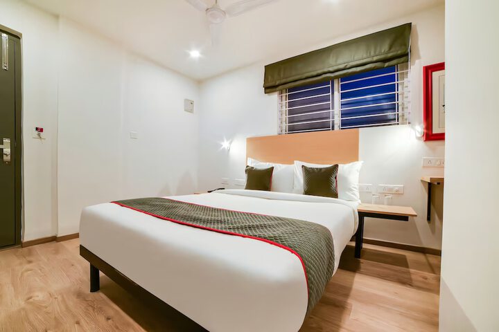 Room 4 of 20