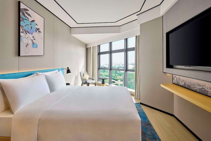Room 7 of 42