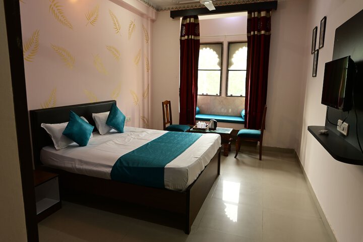 Room 6 of 19