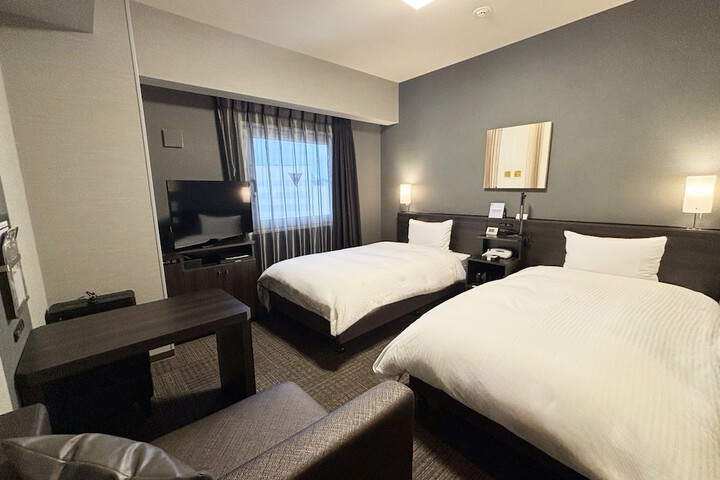 Room 4 of 30