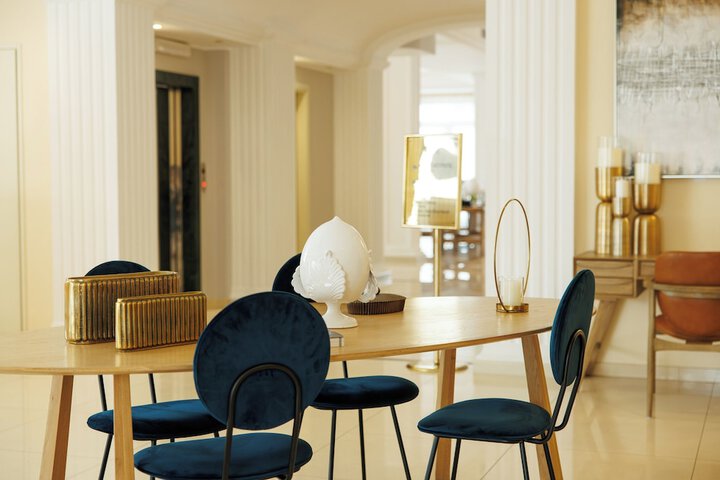 Guest Lobby