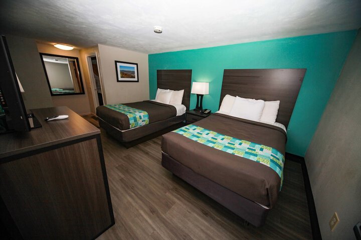 2 Double Beds (16 of 16)