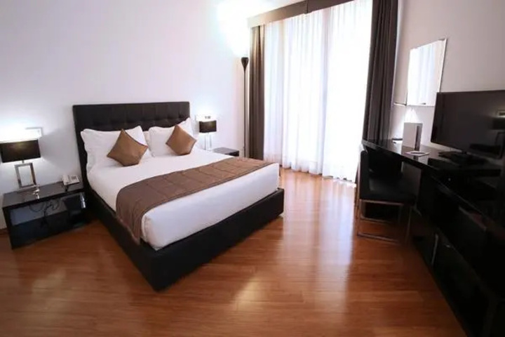 Room 3 of 6