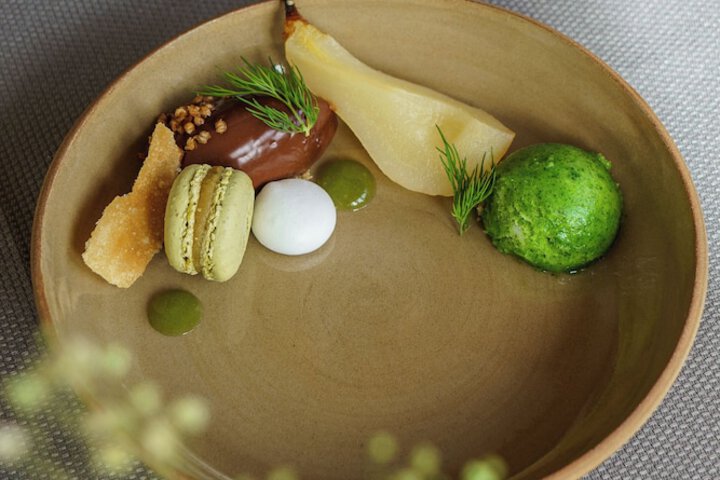 Dining 62 of 87
