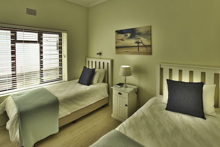 Room 2 of 18
