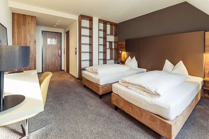 Room 3 of 8
