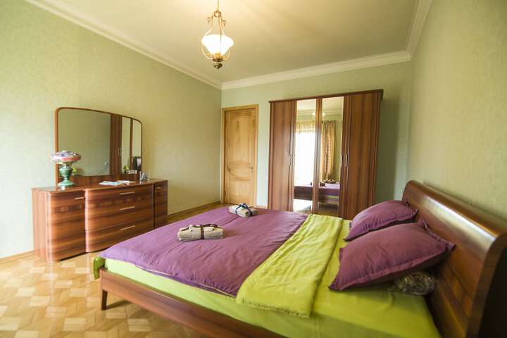 Room 2 of 13