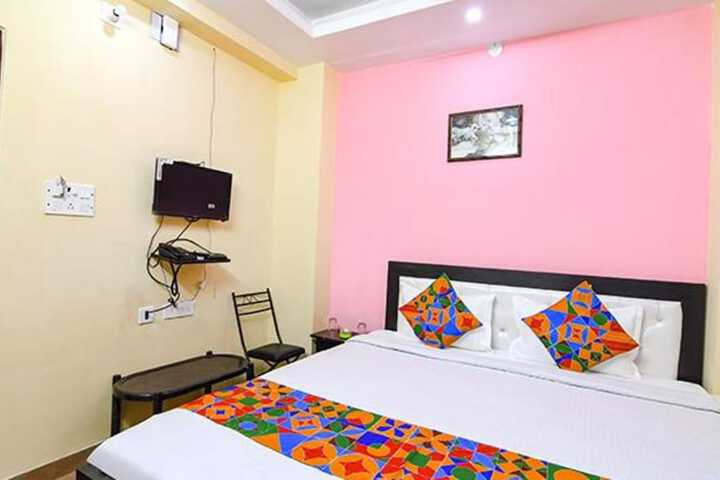 Room 21 of 34