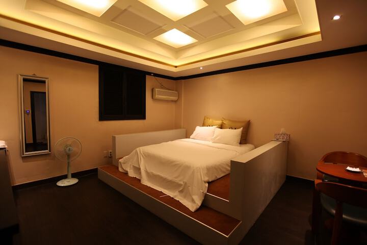 Room 51 of 52