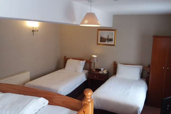 Room 48 of 144