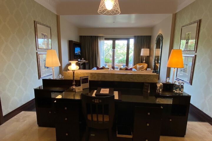 Room 10 of 109