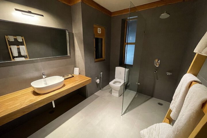 Room 33 of 69