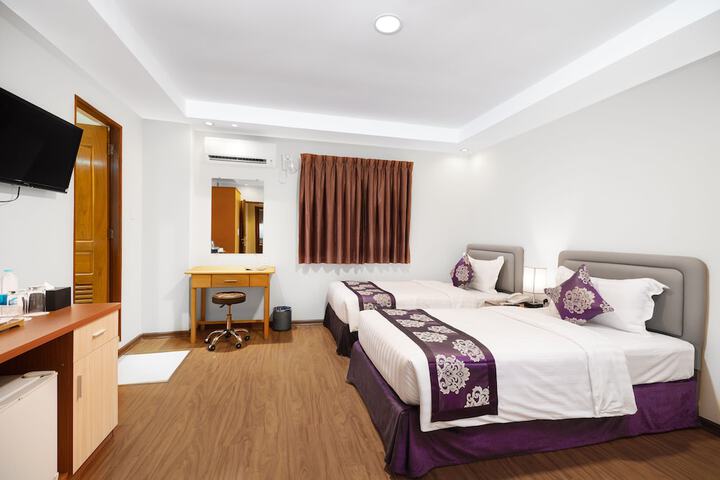 Room 16 of 36