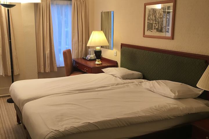 Room 6 of 54