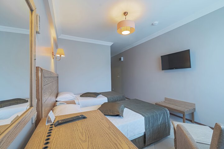 Room 19 of 204