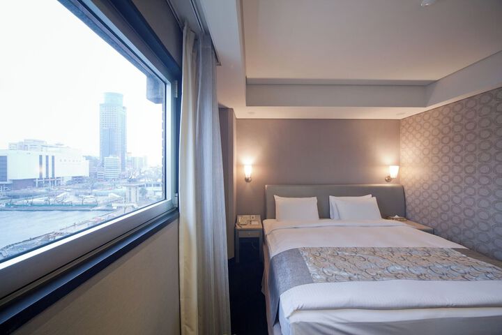 Room 20 of 42