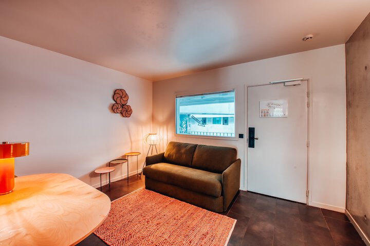 Room 41 of 80