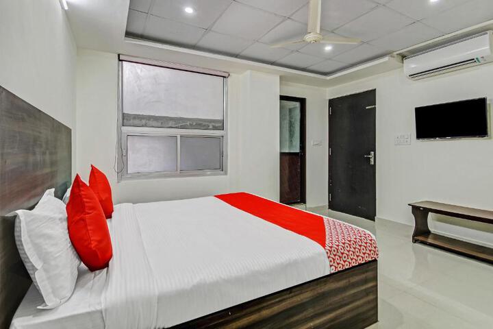 Hotel O Flora Enclave