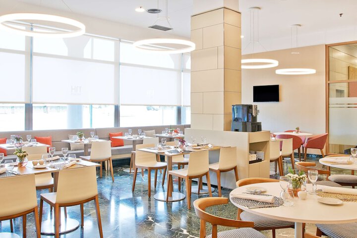 Dining 54 of 82