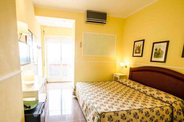 Room 25 of 61