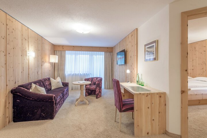 Room 34 of 79