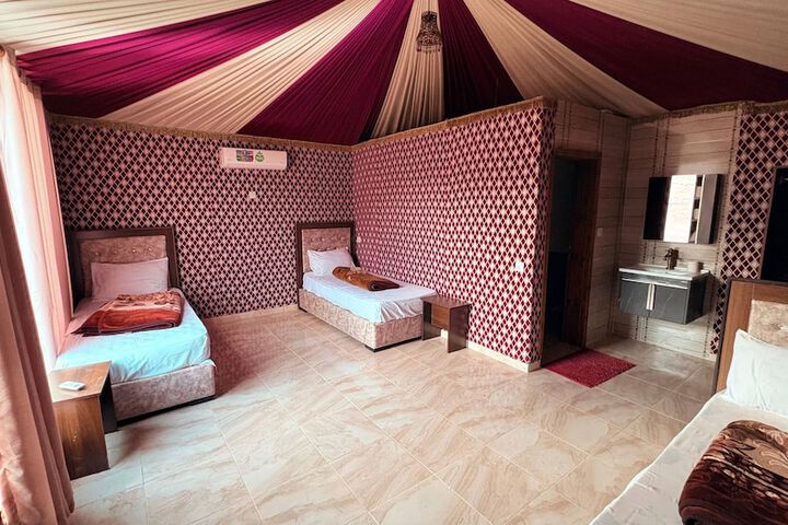 Room 27 of 63