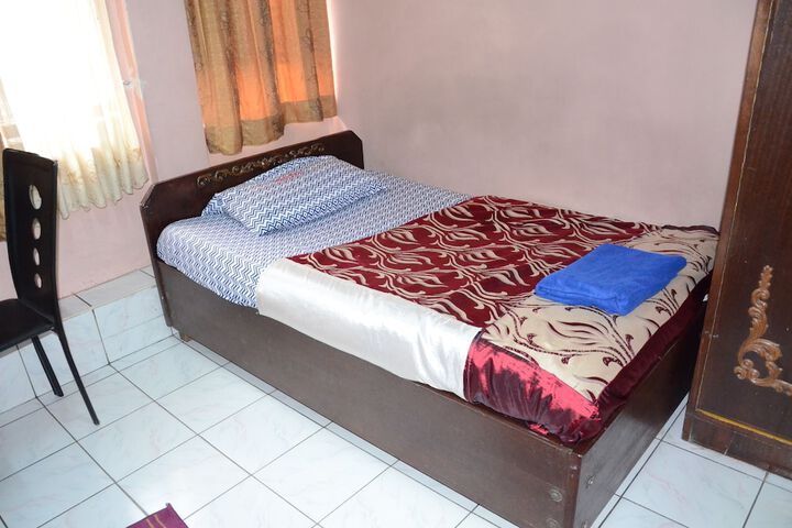 Room 14 of 18