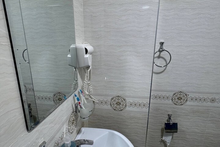 Room 14 of 16