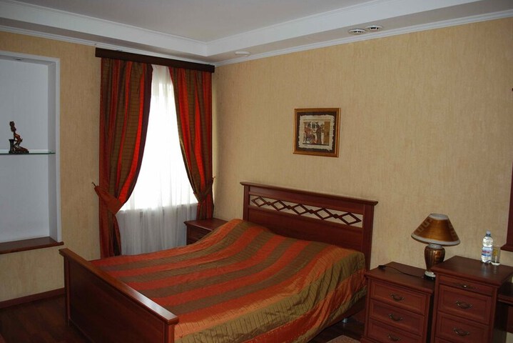 Room 11 of 50