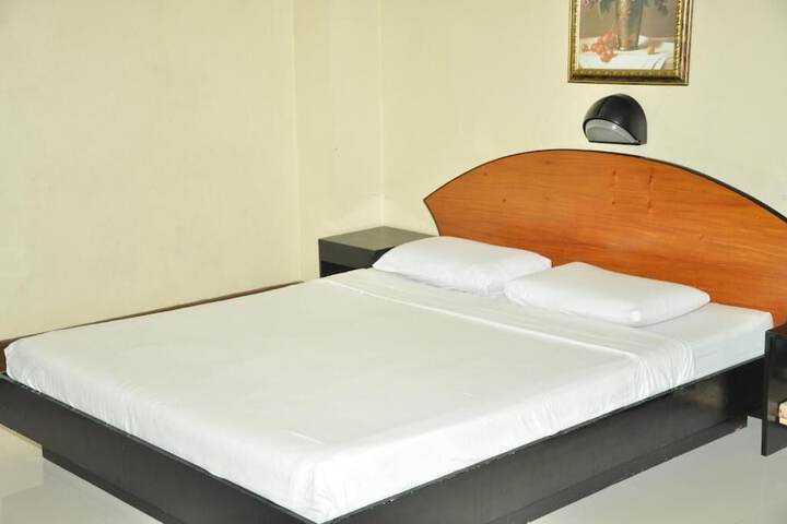 Room 27 of 44