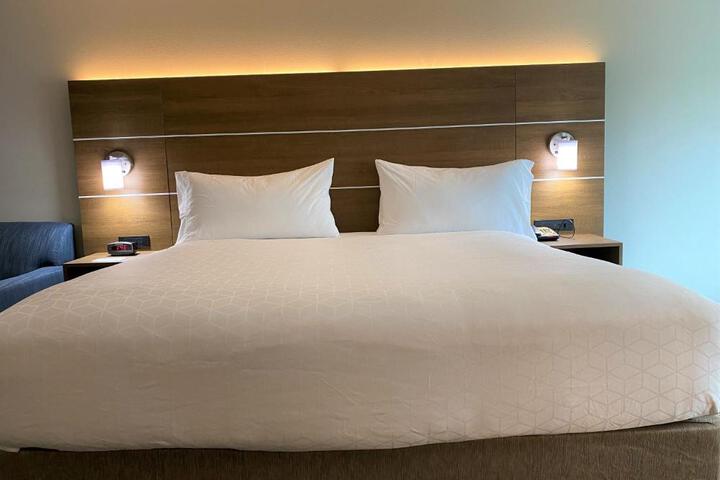 1 King Bed (13 of 27)