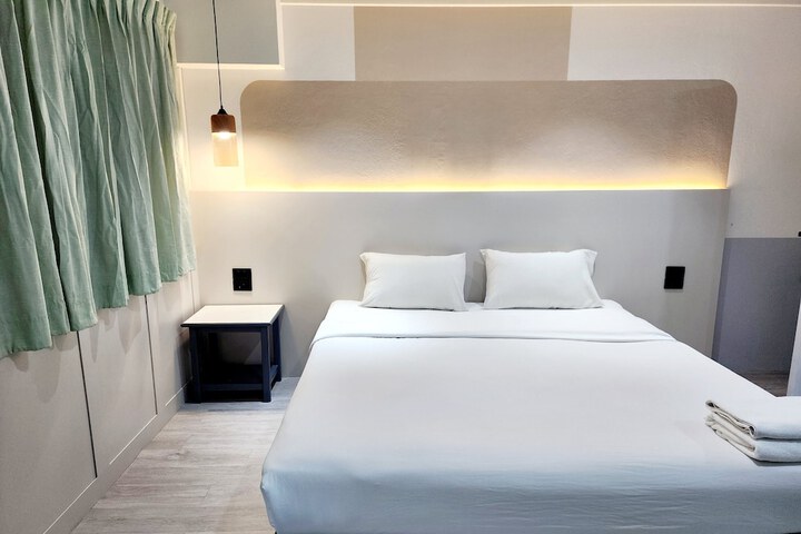 Room 8 of 58