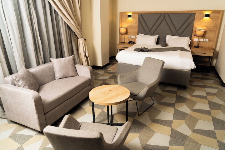 Room 3 of 7