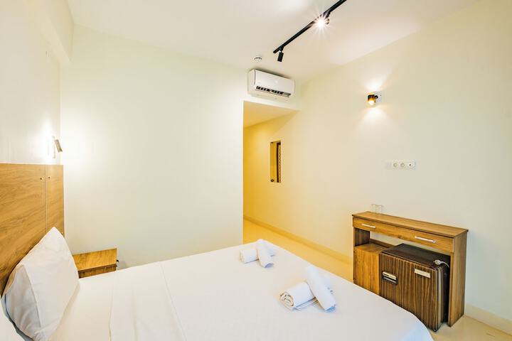 Room 7 of 65