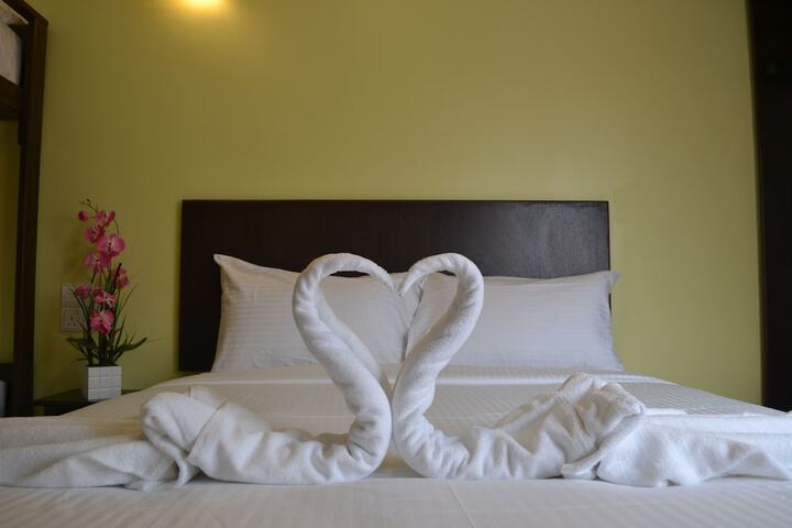 Room 6 of 32