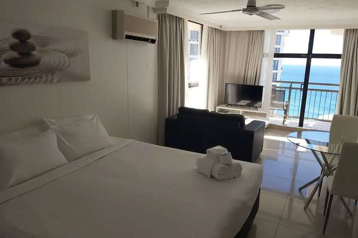 Room 26 of 94