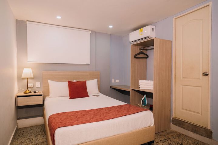 Room 16 of 93