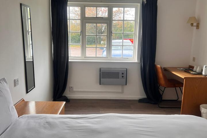 Room 8 of 15