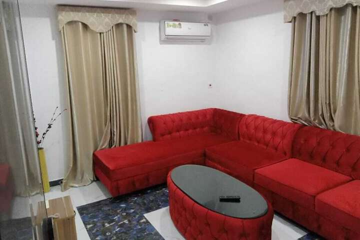 Room 4 of 6