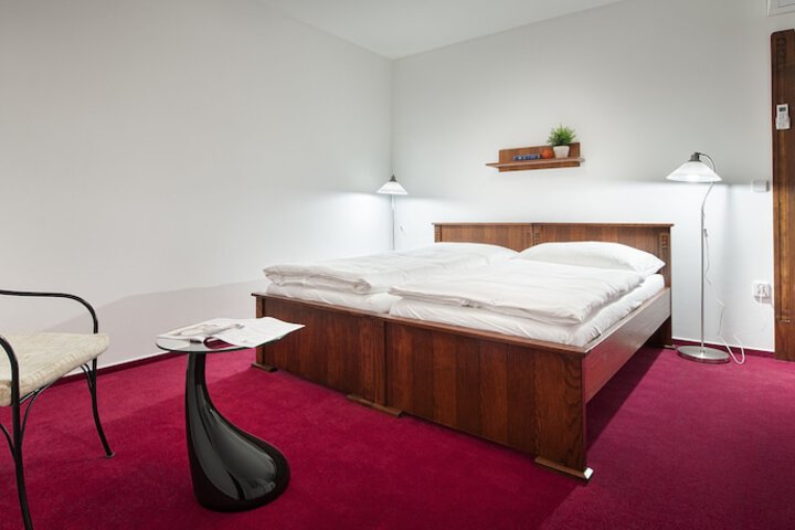 Room 6 of 47