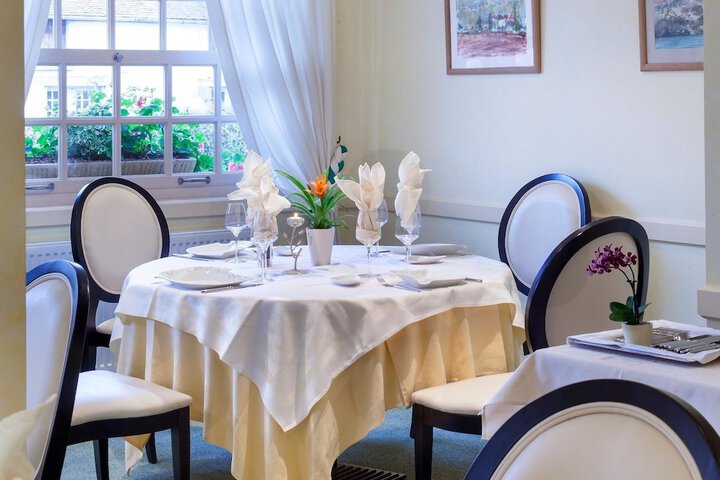 Dining 15 of 23