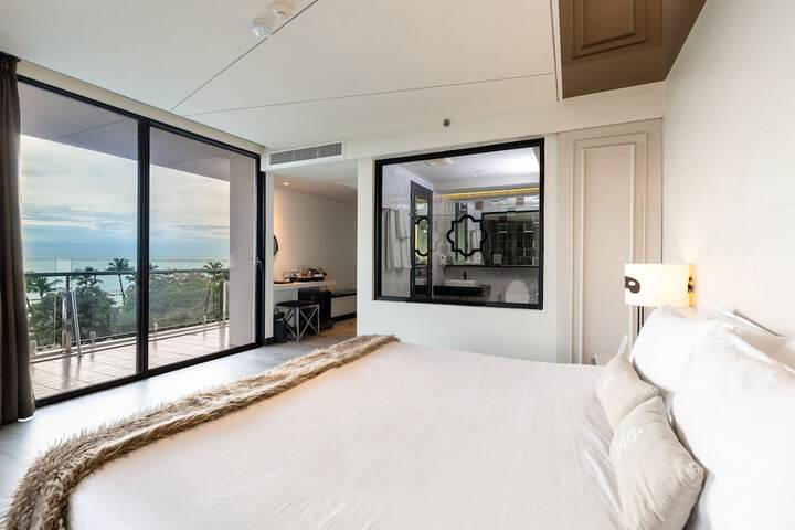 Room 44 of 92