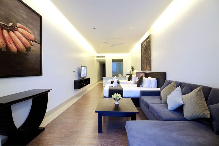 Room 17 of 46