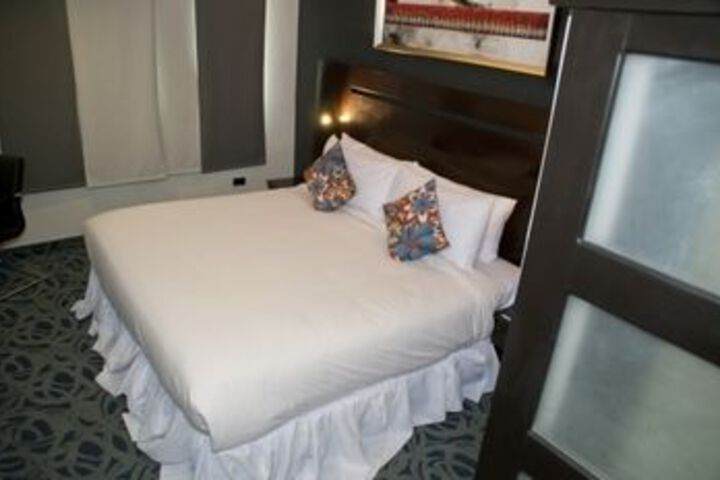 Room 8 of 17