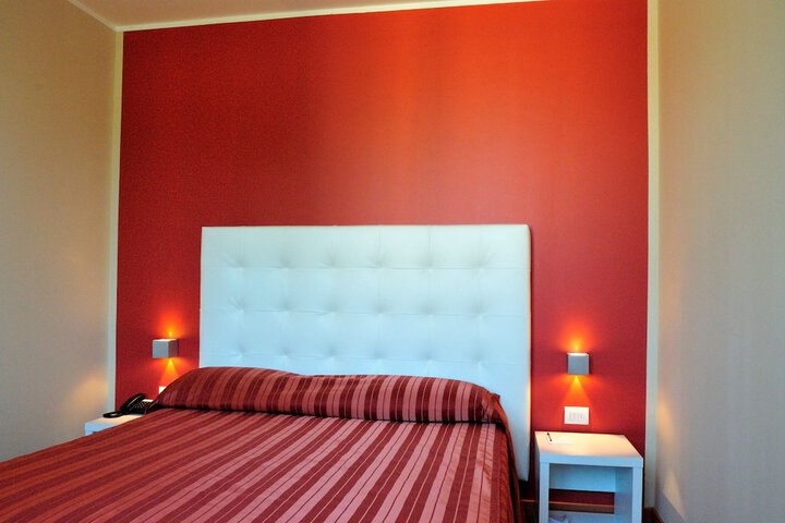 Room 4 of 35
