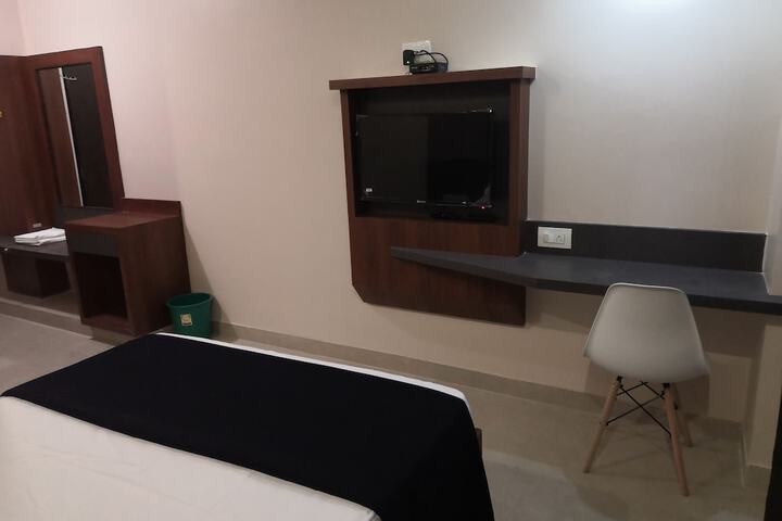 Room 7 of 51